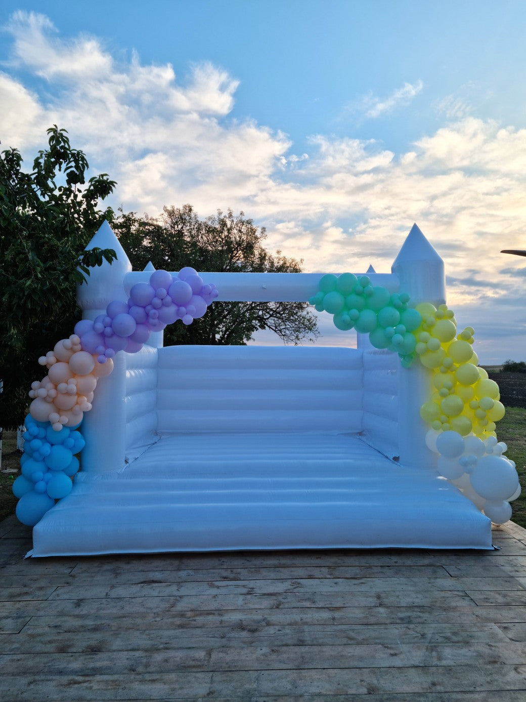 White Wedding House Jumper House Bouncy Castle Inflatable Mini White Bounce House for Home Backyard Kids Party